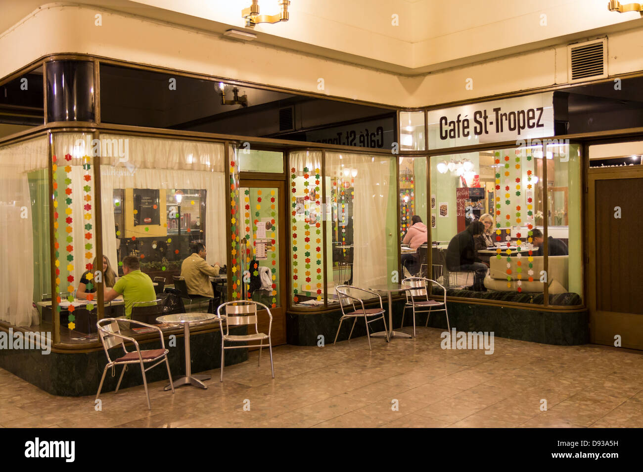 Cafe ST-Tropez in Lucerna Pasaz (passaggio) a Praga, Repubblica Ceca Foto Stock