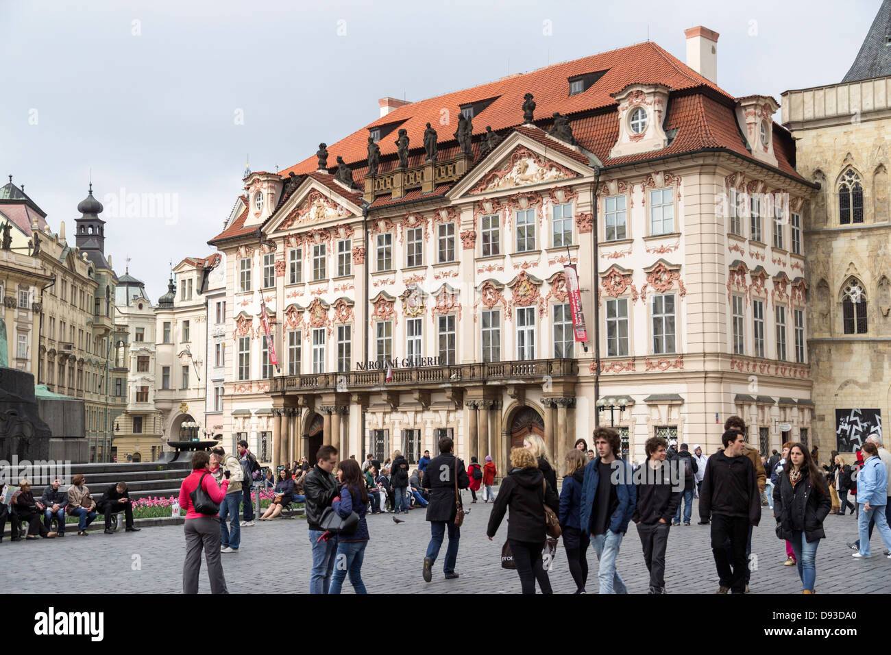 Narodni gallerie (galleria) nella piazza della Città Vecchia di Praga, Repubblica Ceca Foto Stock