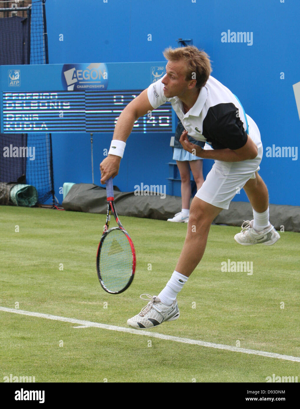 Londra, Regno Unito. Il 10 giugno 2013. Denis Kudla ( USA ) ( bianco Shirt ) v Federico Delbonis ( Arg) ( blu scuro Shirt) durante il Aegon Championships dalla Queen's Club di West Kensington. Credit: Azione Plus immagini di sport/Alamy Live News Foto Stock