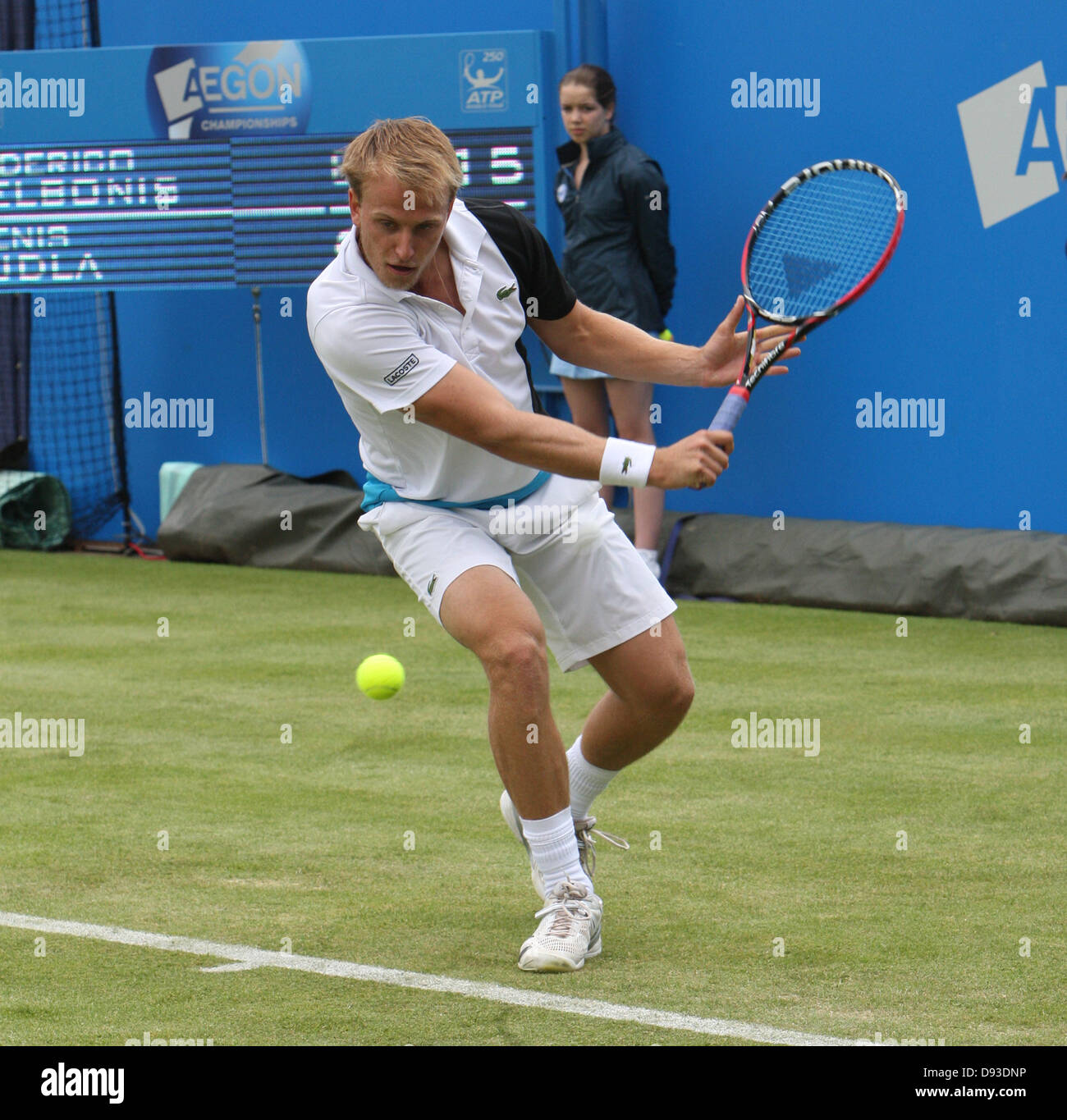 Londra, Regno Unito. Il 10 giugno 2013. Denis Kudla ( USA ) ( bianco Shirt ) v Federico Delbonis ( Arg) ( blu scuro Shirt) durante il Aegon Championships dalla Queen's Club di West Kensington. Credit: Azione Plus immagini di sport/Alamy Live News Foto Stock