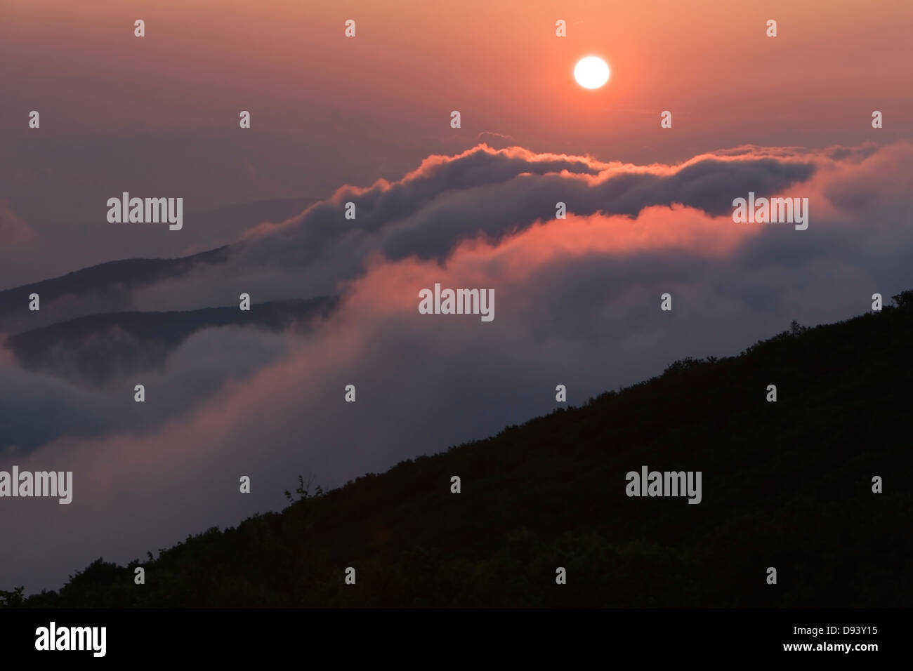 Vista del tramonto con le nuvole Foto Stock