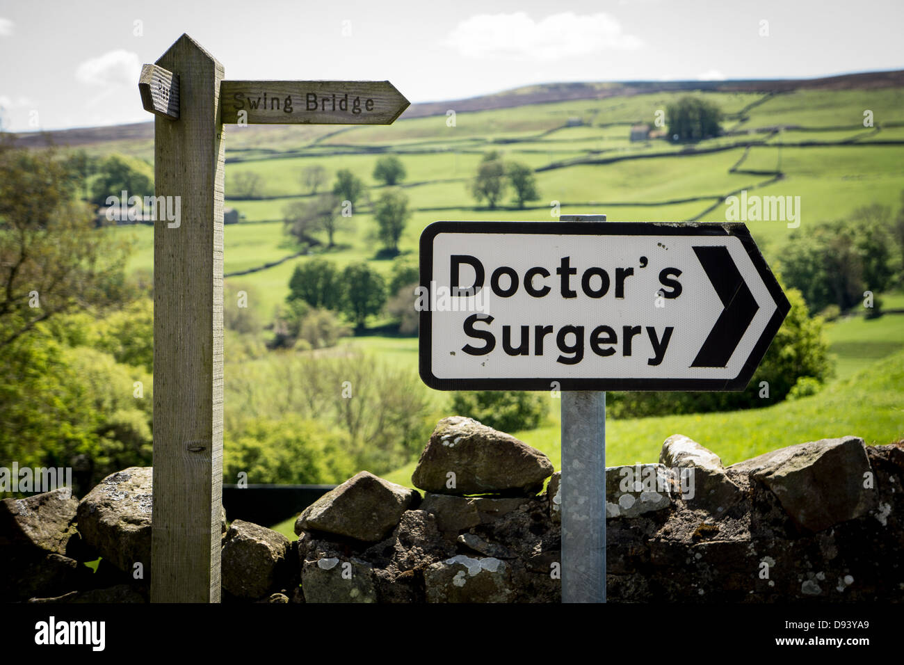 Ambulatorio medico sign in Yorkshire Dales Foto Stock