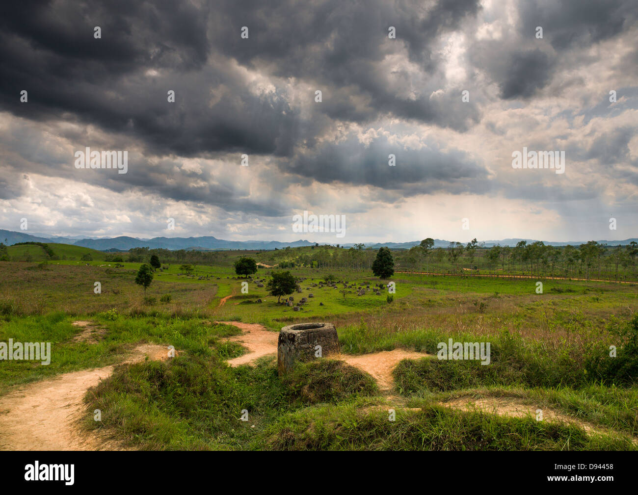 Pianura di vasi su Xieng Khuang altopiano, Phonsavan, Laos Foto Stock