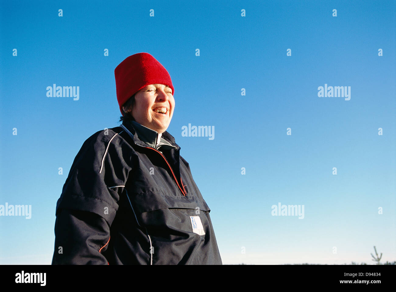 Sciatore sorridente, Svezia. Foto Stock
