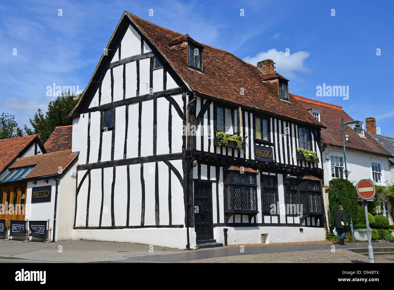 'Prezzo' ristorante in edificio del periodo, High Street, Buckingham, Buckinghamshire, Inghilterra, Regno Unito Foto Stock