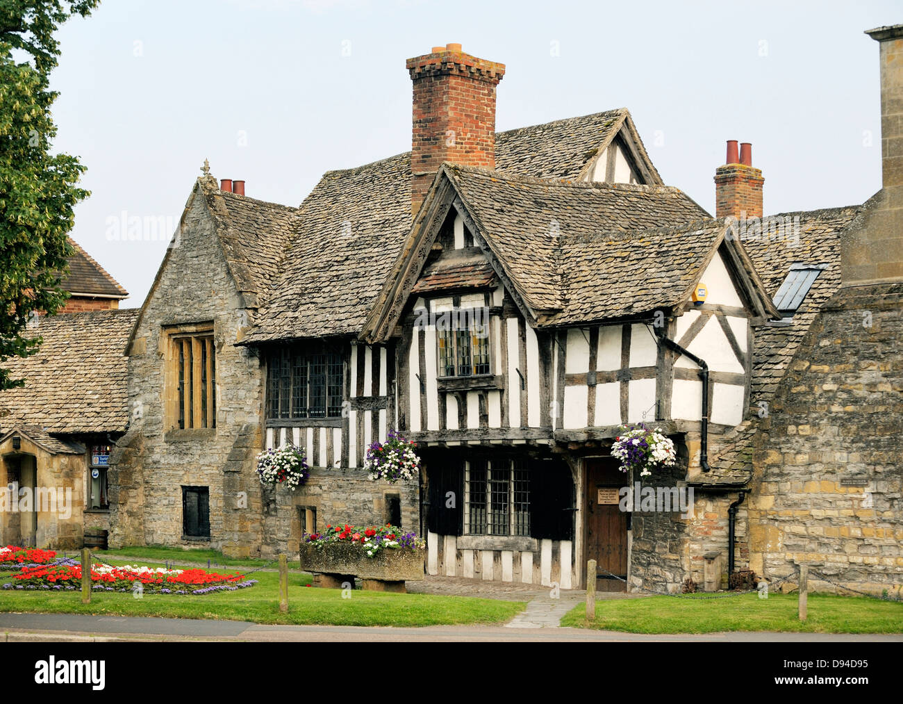 Il Almonry nella città di Evesham, Worcestershire, Inghilterra. 14 C home dell'Elemosiniere di Evesham Abbey. Oggi un museo Foto Stock