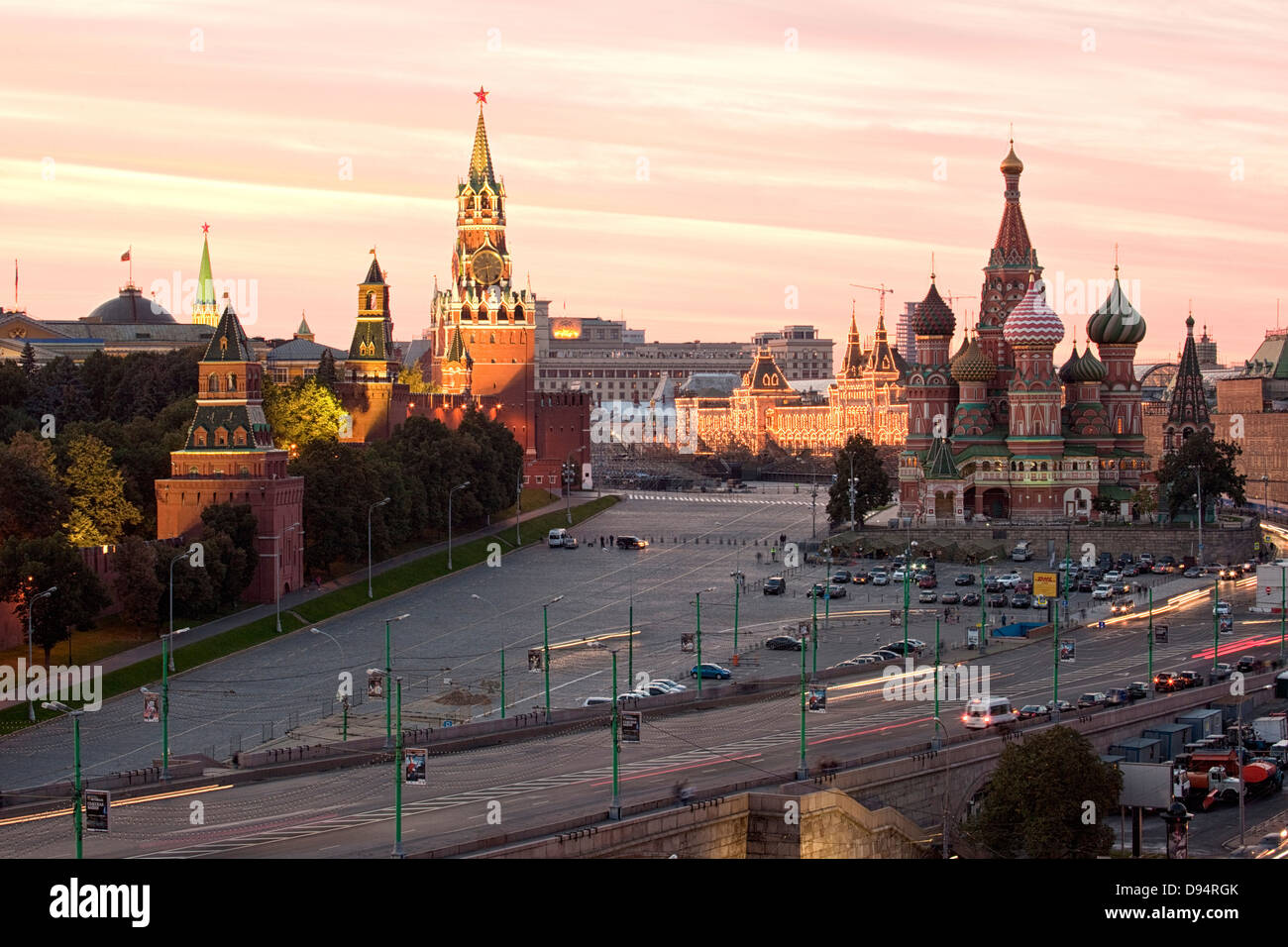 La piazza rossa con il Cremlino e san basilio cattedrale, Mosca, Russia Foto Stock