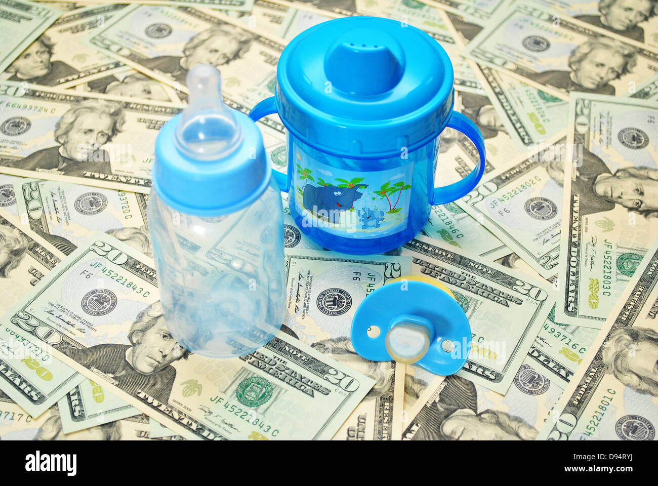 Concetto di alimentazione di un bambino Foto Stock