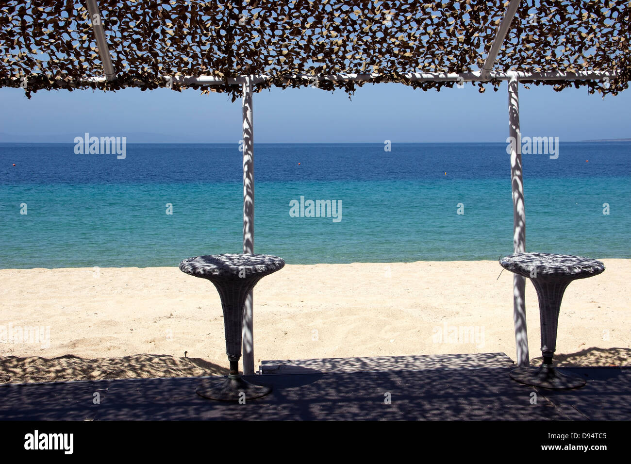 Caffè sulla spiaggia di Sitonia in Grecia Foto Stock