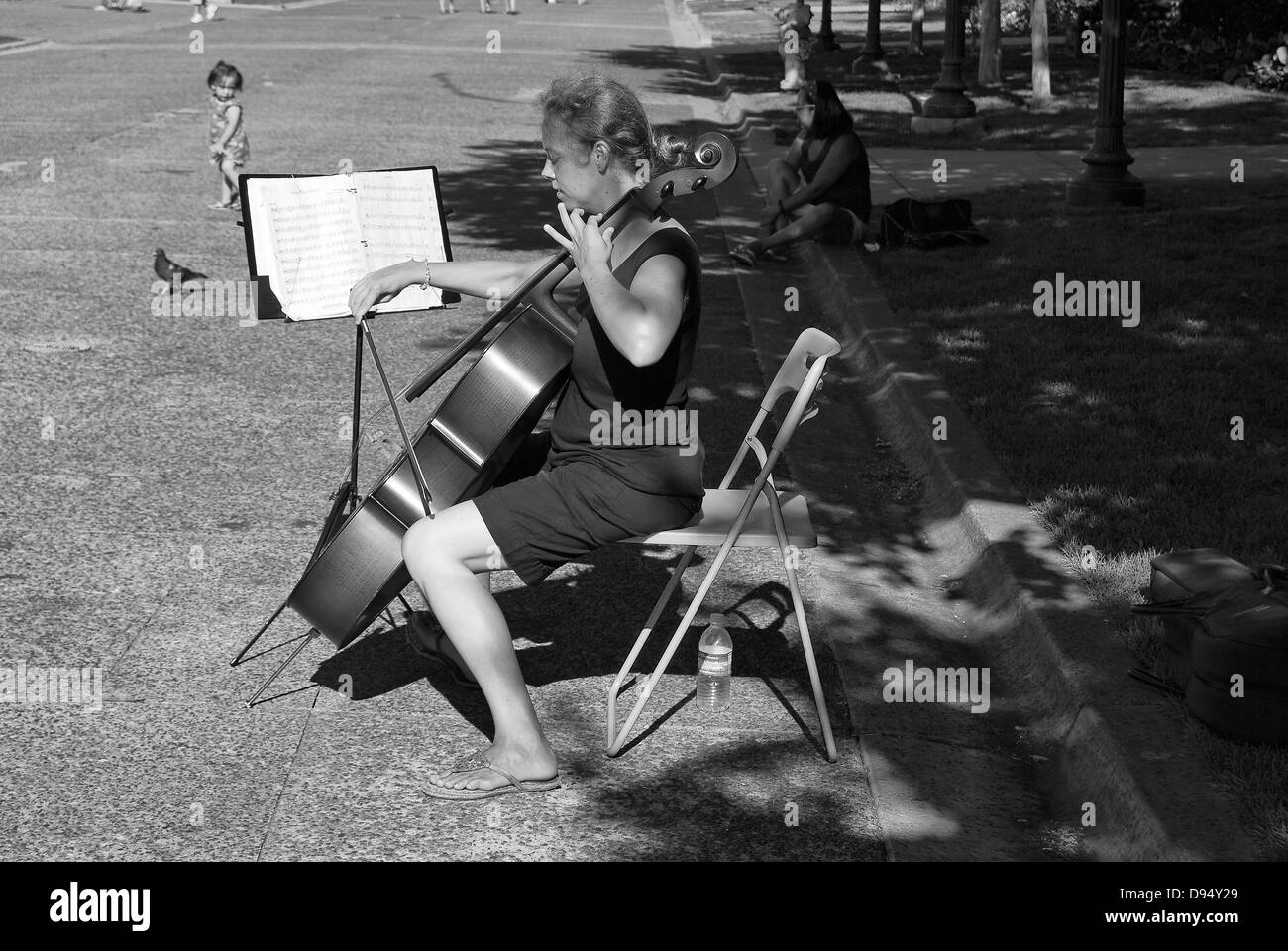 Il violoncellista, Balboa Park, San Diego Foto Stock