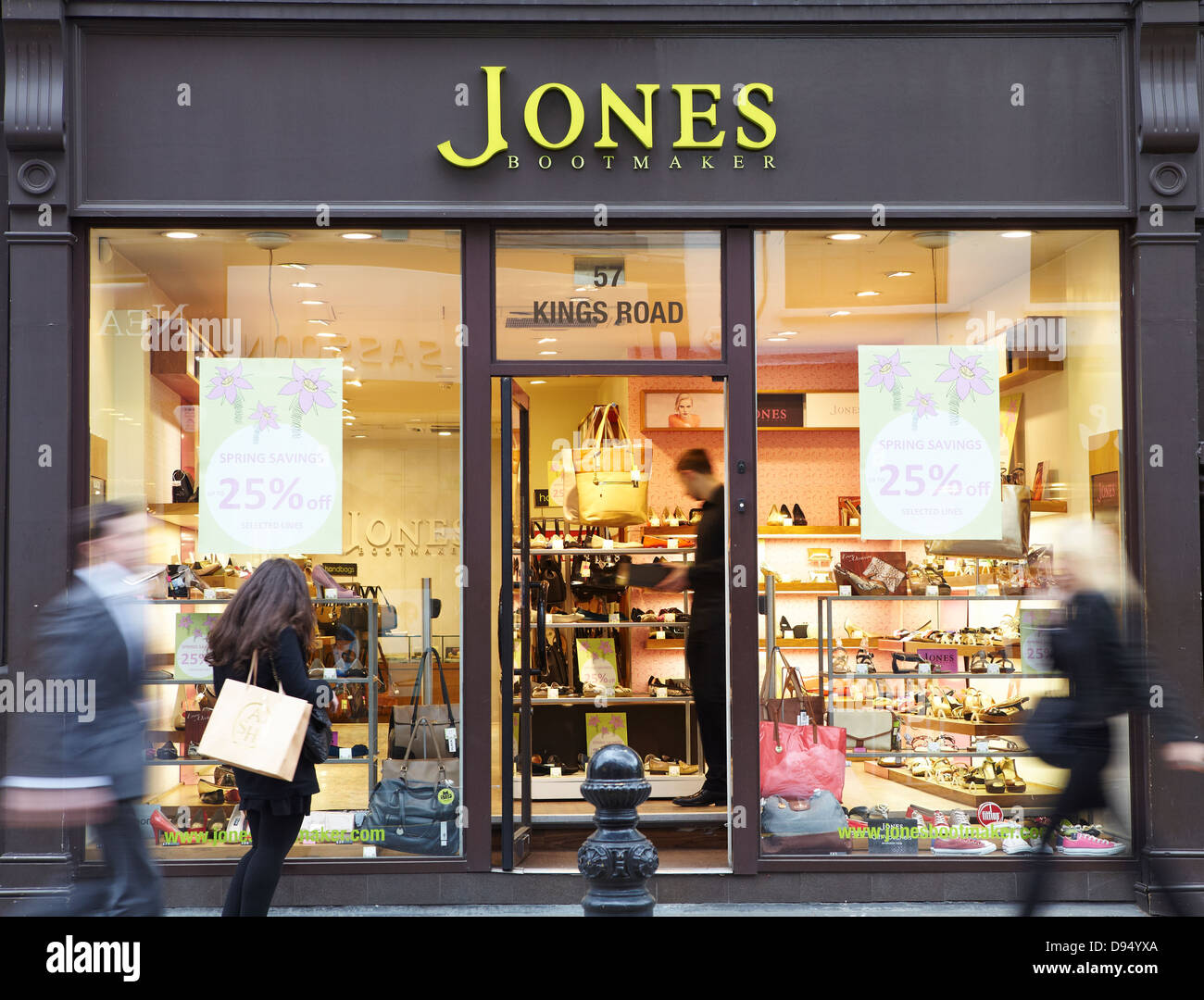 Jones Bootmaker su King's Road, a Chelsea, Londra. Foto Stock