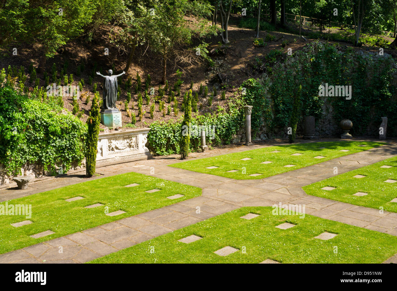 Cliveden Cimitero di Guerra a Cliveden House Taplow Maidenhead Buckinghamshire England Regno Unito GB EU Europe Foto Stock