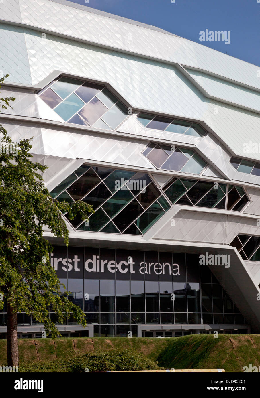 La luce diurna esterna di Shot prima diretta Arena, Leeds. Fotografia scattata prima della apertura di Arena Foto Stock