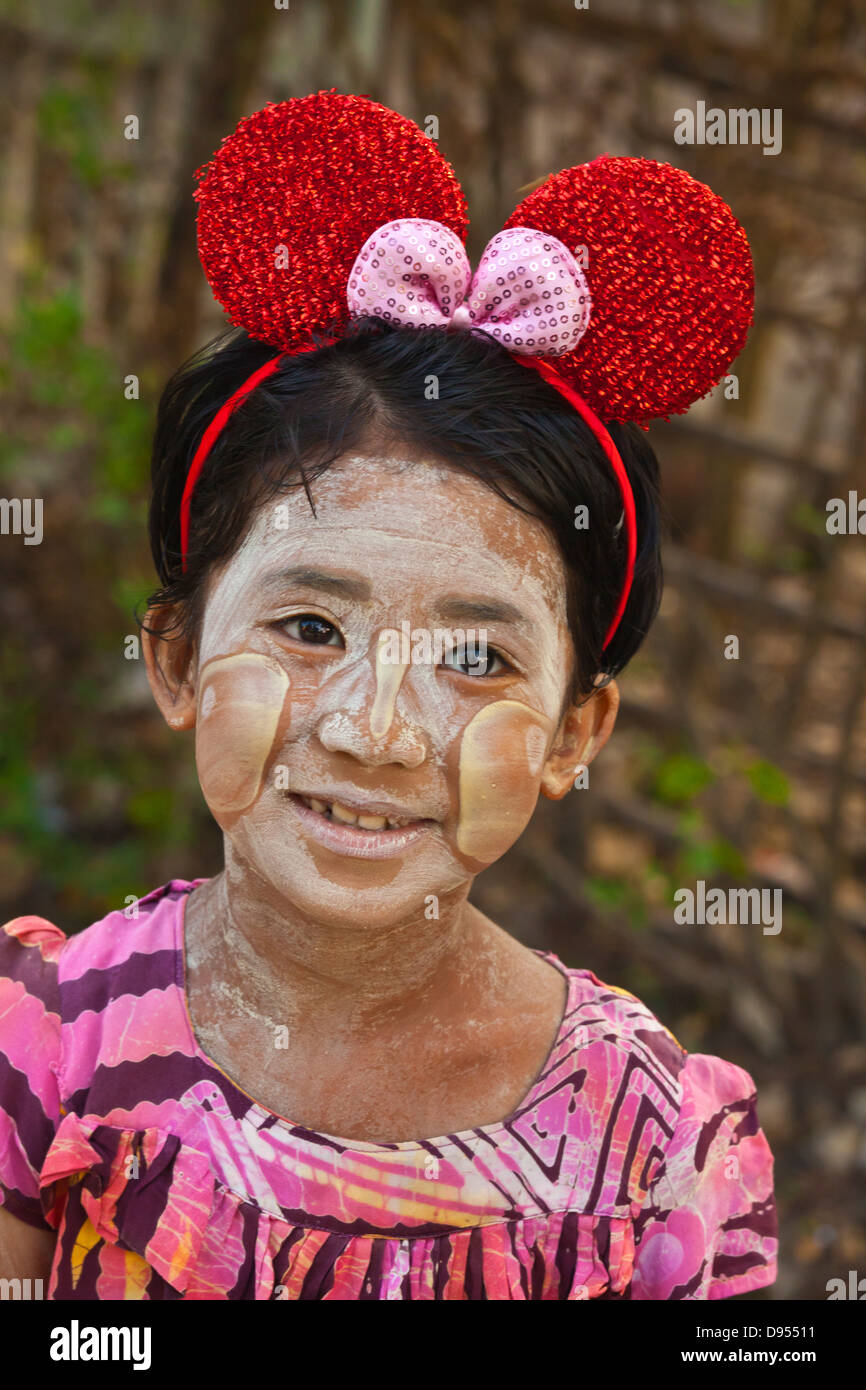 Minnie mouse ears immagini e fotografie stock ad alta risoluzione - Alamy