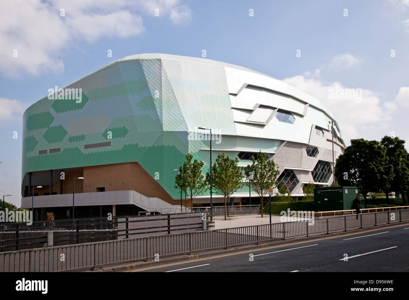 La luce diurna esterna di Shot prima diretta Arena, Leeds. Fotografia scattata prima della apertura di Arena Foto Stock
