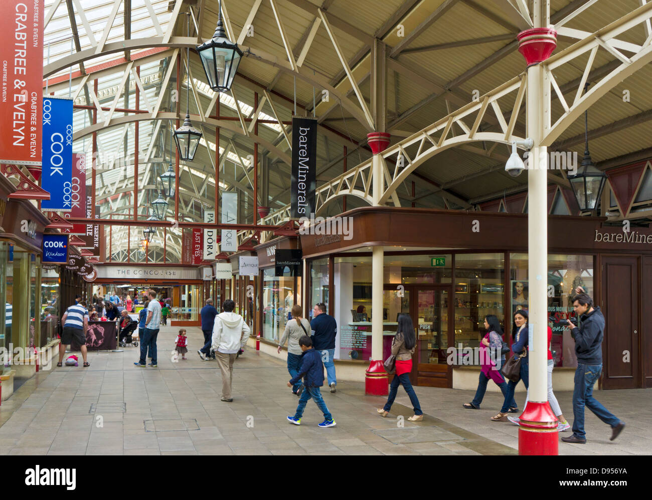 Windsor Royal Shopping Centre nel convertito Il Grade ii Listed Victorian Stazione ferroviaria Windsor Berkshire England Regno Unito GB UE Foto Stock