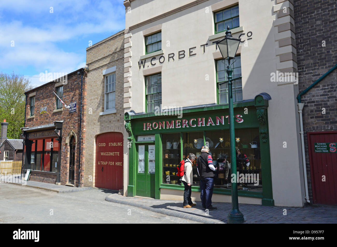 Strada vittoriana, Blists Hill cittadina in stile vittoriano, Madeley, Telford, Shropshire, England, Regno Unito Foto Stock