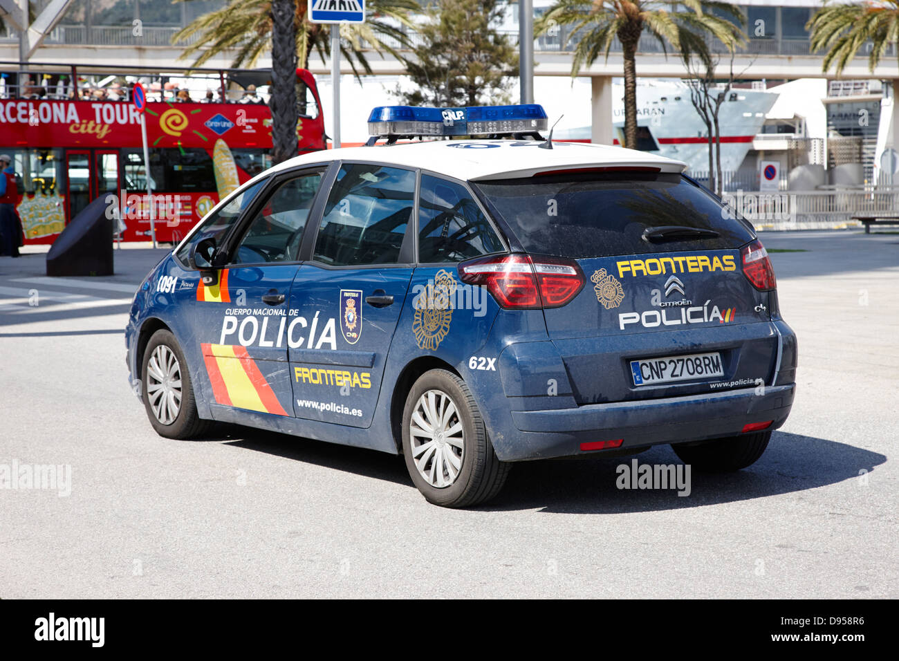 Policia fronteras della polizia di frontiera di pattugliamento per porto di Barcellona Catalonia Spagna Foto Stock