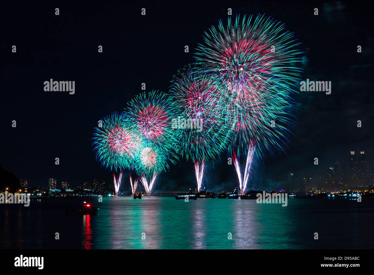 Macy's fuochi d'artificio del 4 luglio sul fiume Hudson Foto Stock