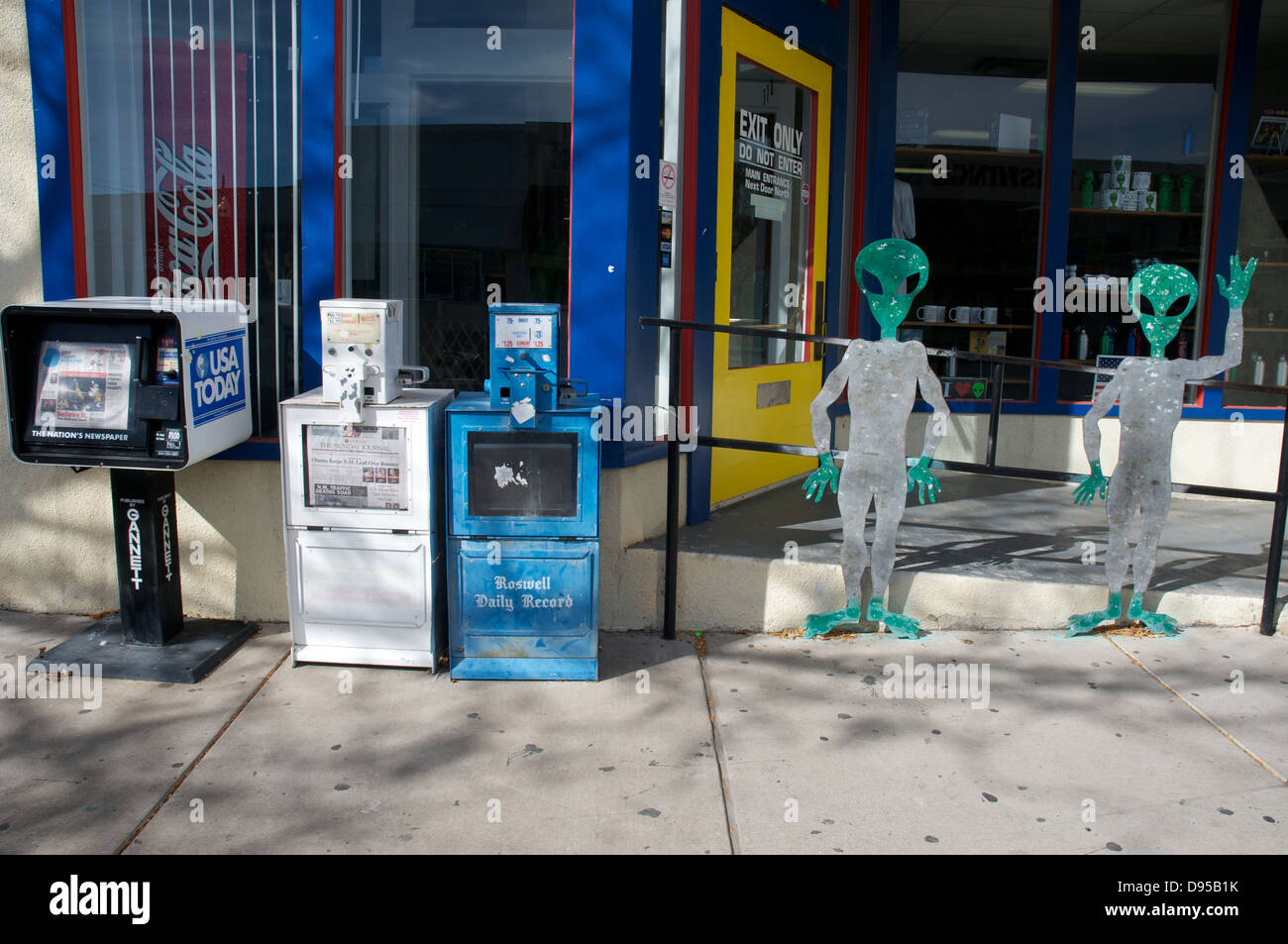 Main Street a Roswell, una città nel Nuovo Messico famoso per la sua attività di UFO. Foto Stock