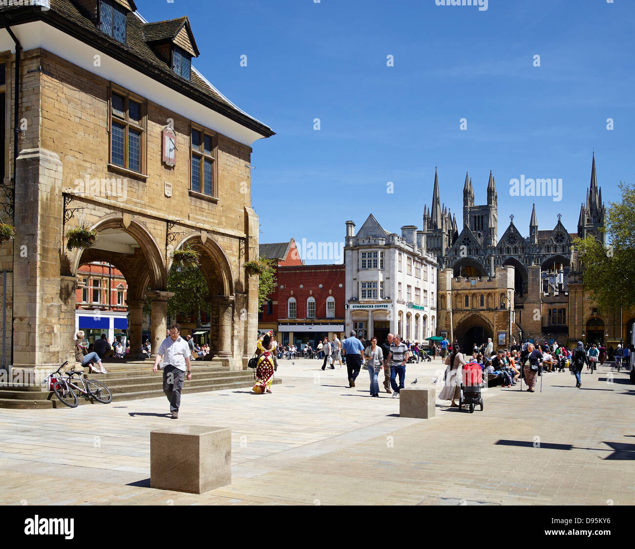 La Guildhall in Piazza Duomo, centro città, Peterborough Cambridgeshire, Inghilterra orientale Foto Stock