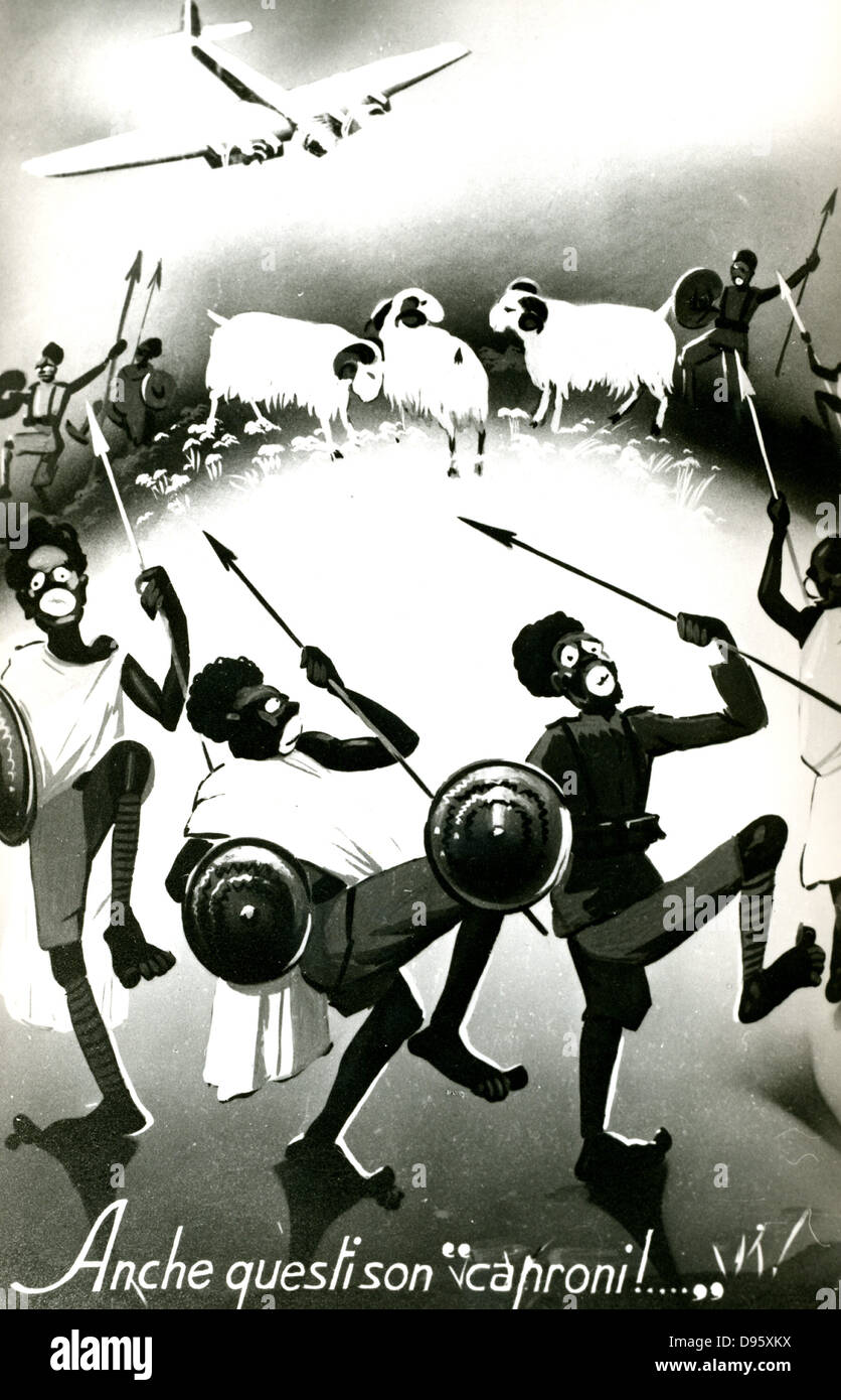 Abissinia (Etiopia) sotto attacco dall'Italia. Un bombardiere italiano avvicinando pastori e i loro greggi di capre. Il 9 maggio 1936 Mussolini era in grado di annunciare che l'Italia aveva un impero. Italiano cartolina di propaganda. Foto Stock