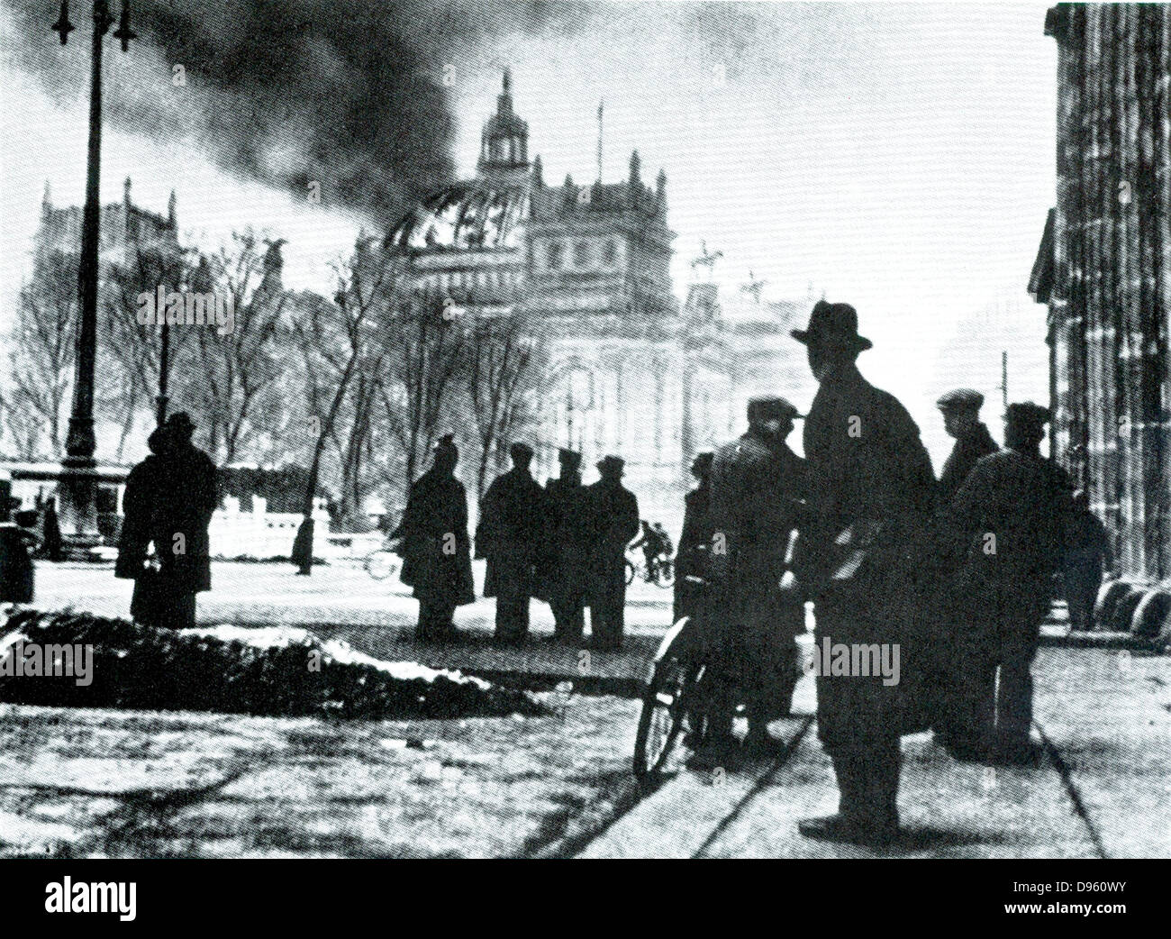 Il 27 febbraio 1933, l'Edificio del Reichstag è stata oggetto di un incendio doloso, un evento considerato di fondamentale importanza per la costituzione della Germania nazista. Foto Stock