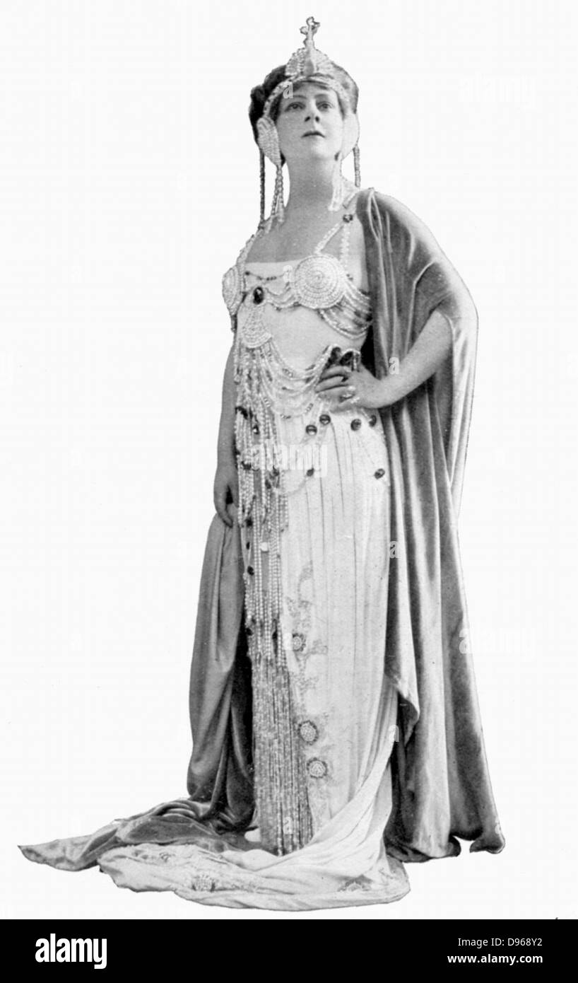 Louise Edvina (1880-1940) canadese soprano nel ruolo del titolo della cortigiana in Massenet's opera 'Thais', un ruolo ha giocato in London premier al giardino di Covent in 1911. Foto Stock