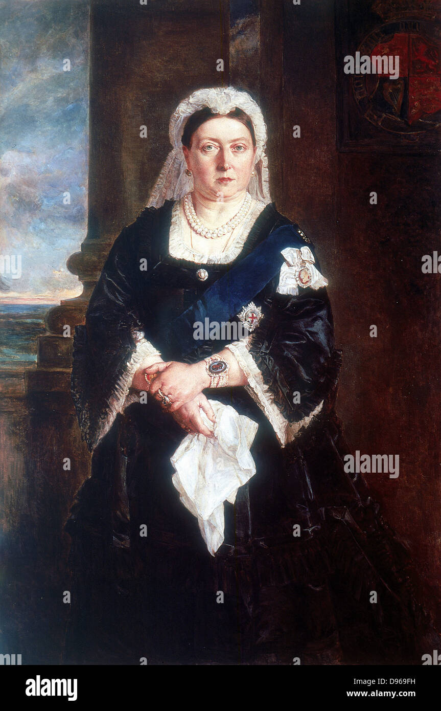 Victoria (1819-1901) la Regina del Regno Unito di Gran Bretagna e Irlanda dal 1837 e Empress of India dal 1875. Tre quarti di lunghezza ritratto della regina indossando star e il nastro dell'Ordine della Giarrettiera su abito nero. Olio su tela, c1880 Foto Stock