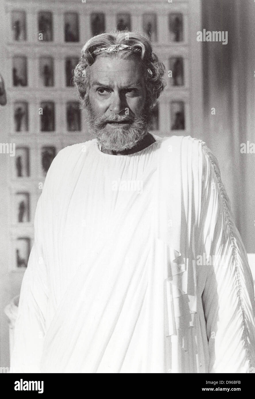 Laurence Olivier (1907-1989) l'attore inglese, produttore e regista. Ancora di Olivier come dio Zeus dal 1981 film "Scontro di titani". La MGM. Foto Stock