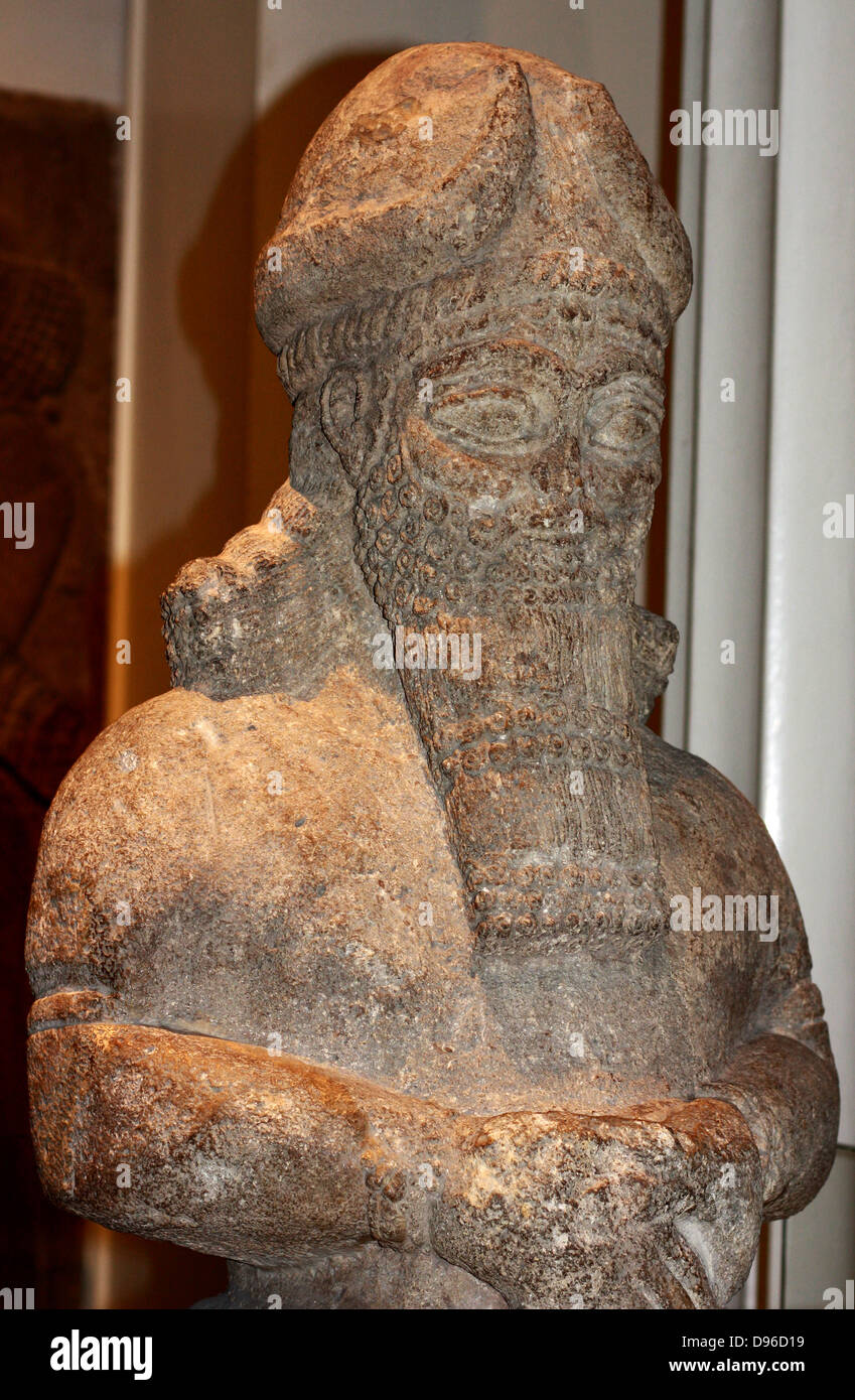 Uomo con testa di toro alato (o) Šedu statua. L'assiro (circa 710-705 a.C.). Preso da Khorsabad. Un spirito protettivo statua utilizzato per la guardia portali palace Foto Stock