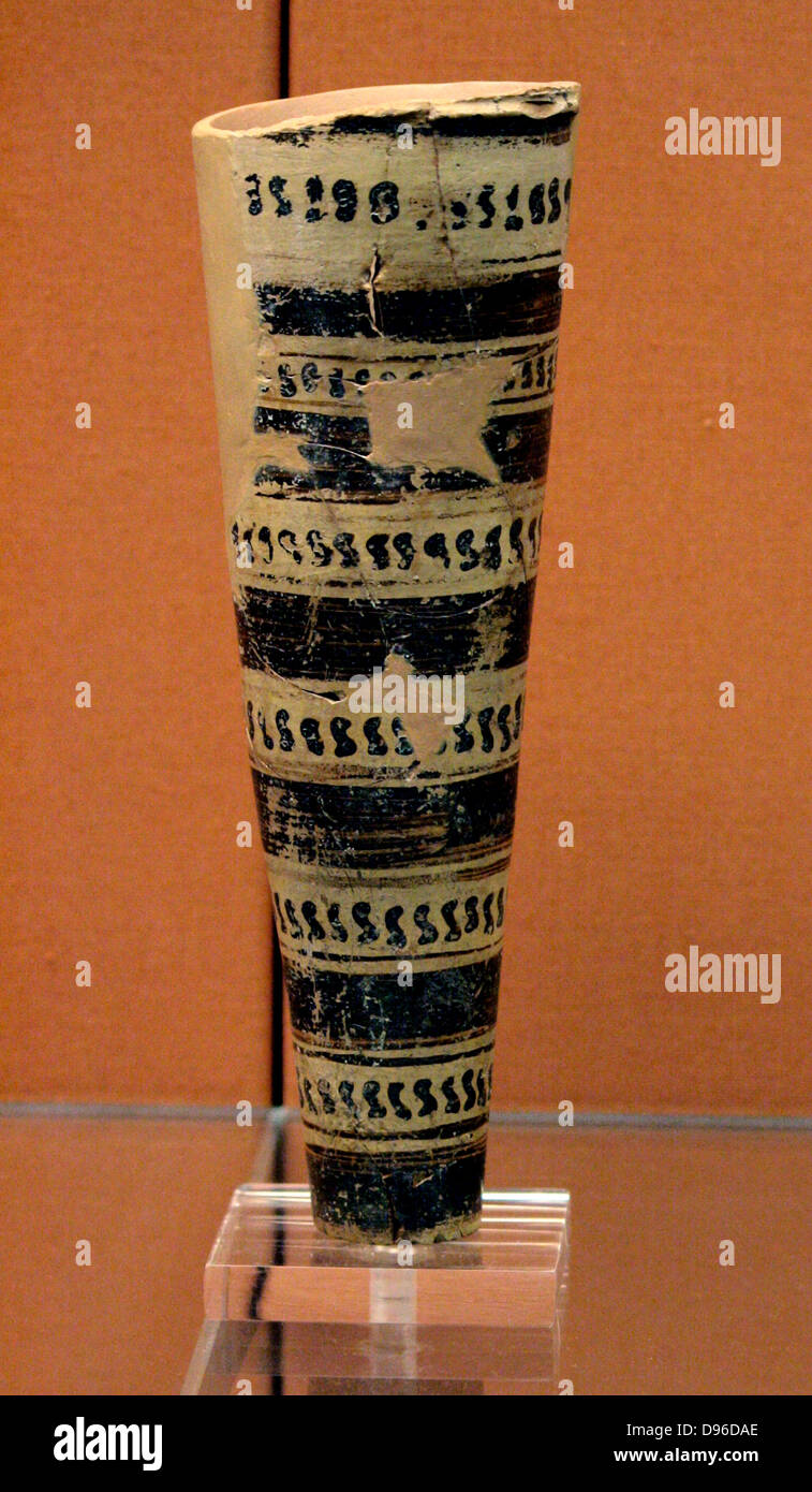 Ceramiche rhyton conica (recipiente di colata) Minoan, 1400-1200 A.C. (LMIII) trovata a Knossos Foto Stock