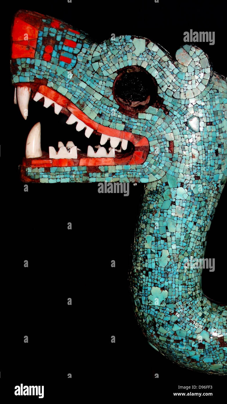 Aztec doppia testa di serpente realizzato dal turchese Mosaico pezzi e scolpita in legno. Xv-XVI secolo D.C. Probabilmente un cerimoniale ornamento del torace. Foto Stock