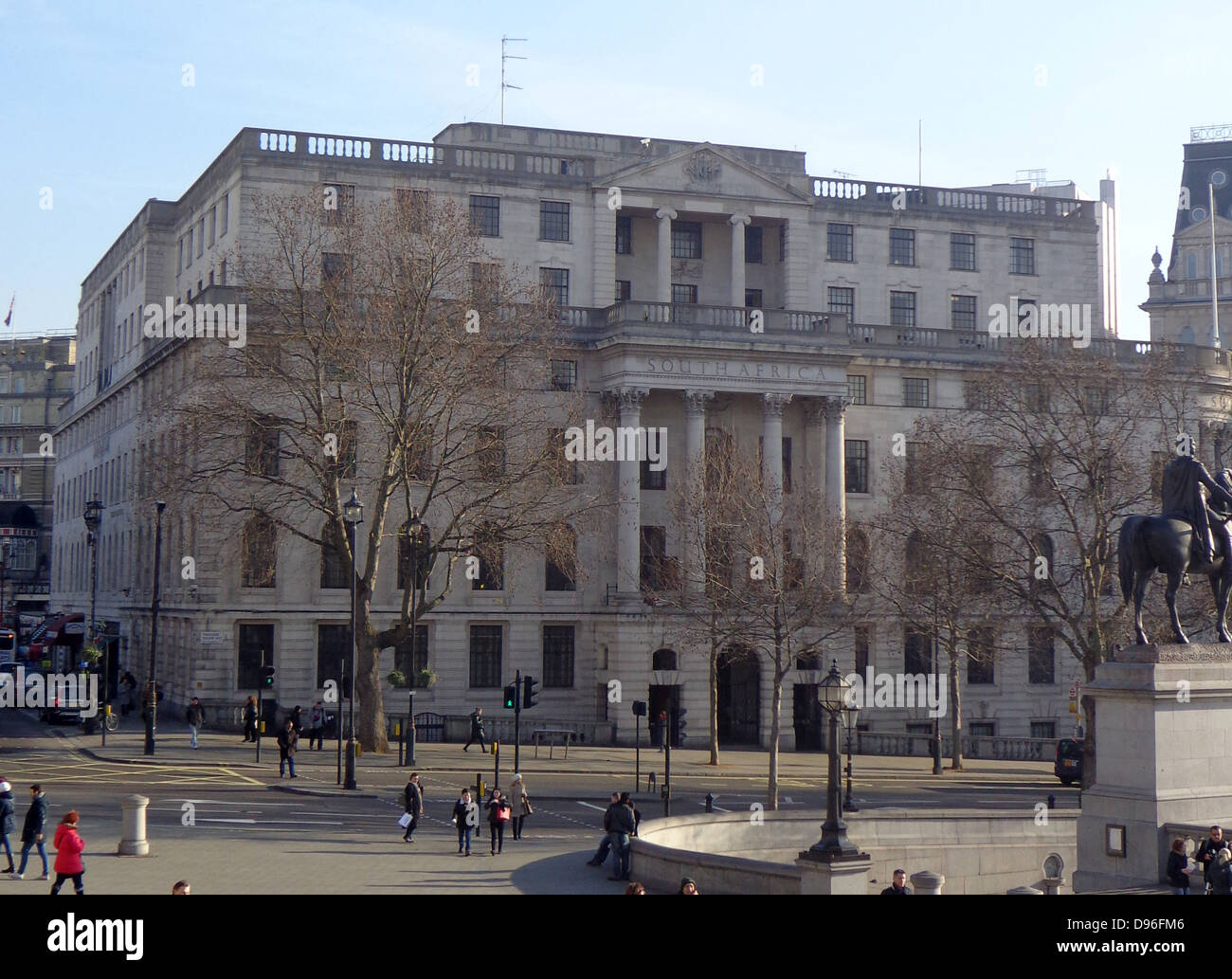 Alta Commissione del Sud Africa (Sud Africa House), Londra. Progettato da Sir Herbert Baker, con scultura architettonica da Sir Charles Wheeler e corte Steynberg. Costruito da Holland, Hannen & Cubitts negli anni Trenta del Novecento, aperto nel 1933. Foto Stock