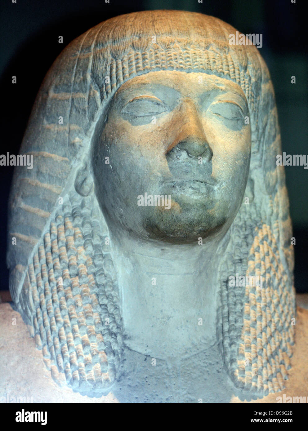 Xviii dinastia egizia di elemento bivalente di un uomo e di una donna". Realizzata in pietra calcarea e datato circa 1350 BC. Foto Stock
