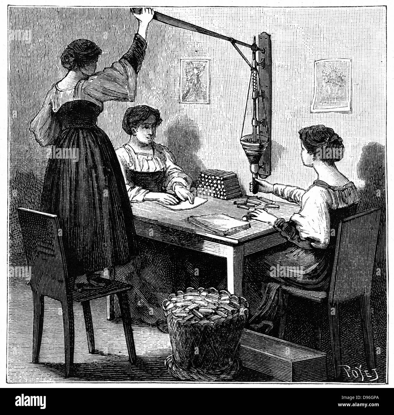 Le donne di imballaggio delle cartucce di dinamite, 1888. Fabbrica di esplosivi in, Val Bormida, vicino a Cengio, a nord-ovest dell'Italia. La nitroglicerina è stata miscelata con Kieselghur (a terra di diatomee) per produrre la dinamite. Brevettato da Alfred Nobel (1833-1896) nel 1867. Dynamite è un più stabile alto esplosivo di polvere da sparo e nitroclycernin e rapidamente guadagnato popolarità per la sabbiatura nel settore minerario, tunneling e cave. Un tappo di brillamento è stato utilizzato per attivare la dinamite. Da 'La natura", Parigi, 1888. Incisione. . Foto Stock