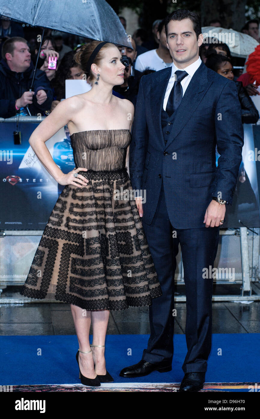 Amy Adams e Henry Cavill assiste la premiere europeo per l uomo di acciaio su 12/06/2013 presso Empire e Odeon Leicester Square, Londra. Persone nella foto: Amy Adams, Henry Cavill. Foto di Julie Edwards Foto Stock