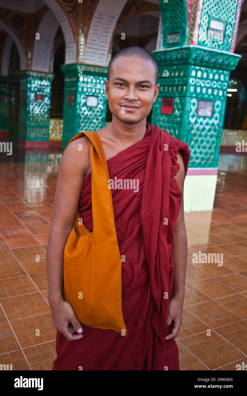 Monaco buddista sul Mandalay Hill - Mandalay, MYANMAR Foto Stock