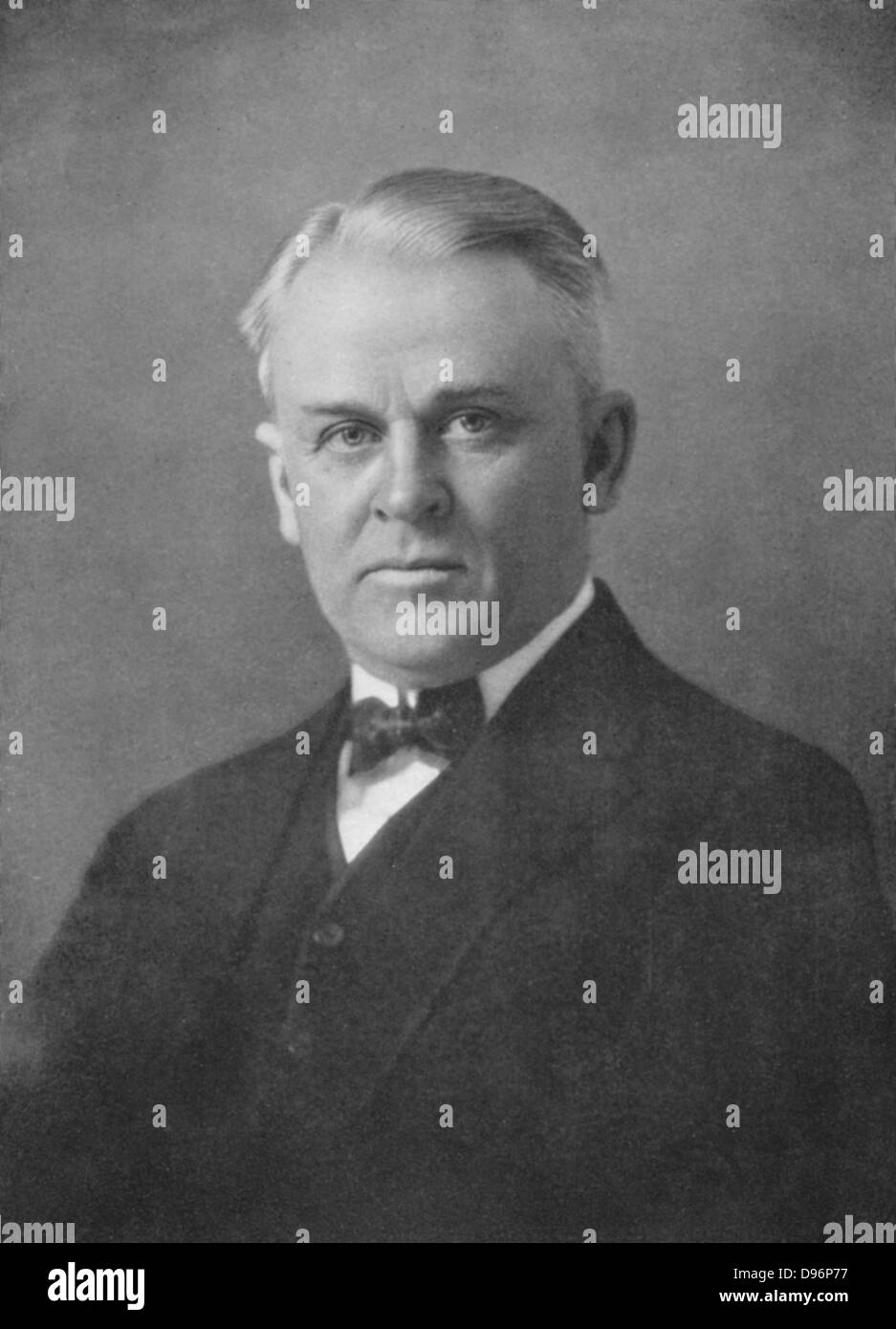 Robert Andrews Millikan (1868-1953) fisico americano. Xx secolo. Assegnato il premio Nobel per la fisica nel 1923 per la determinazione della carica dell'elettrone. In 1925 ha coniato il termine "raggi cosmici". Foto Stock