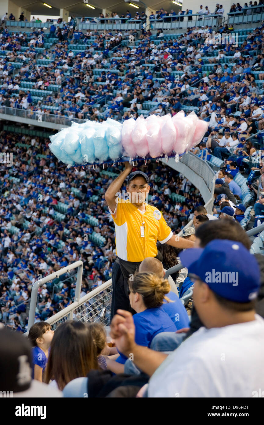 Il cotone Candy venditore al Dodger Stadium di Los Angeles Foto Stock