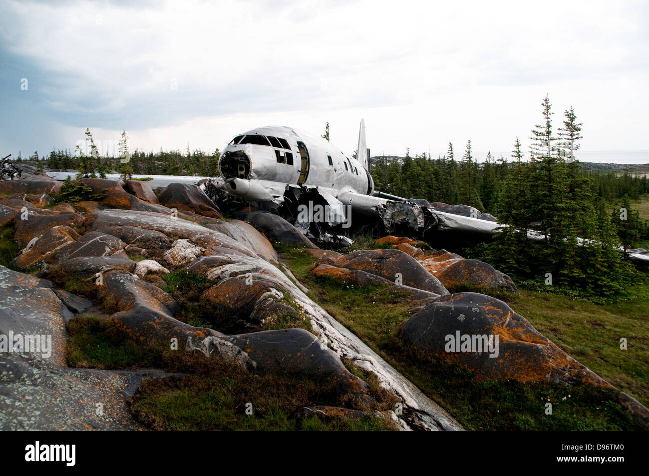 Il C-46 piano crash site e relitto noto come "Miss Piggy,' che si è schiantato nel novembre 1979 al di fuori della città di Churchill, Manitoba, Canada. Foto Stock