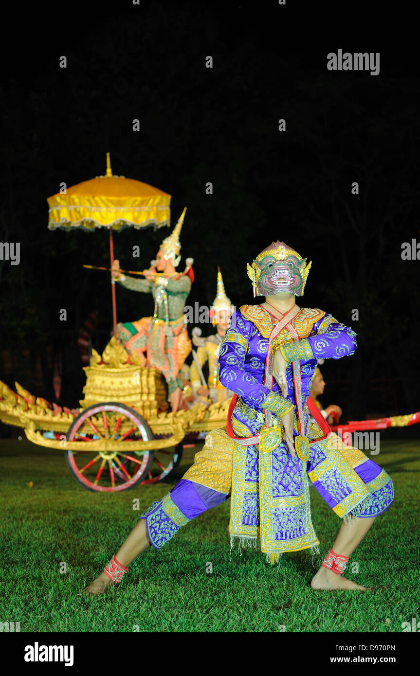 Tailandese classica gioco mascherato a Phimai parco storico , della Thailandia Foto Stock