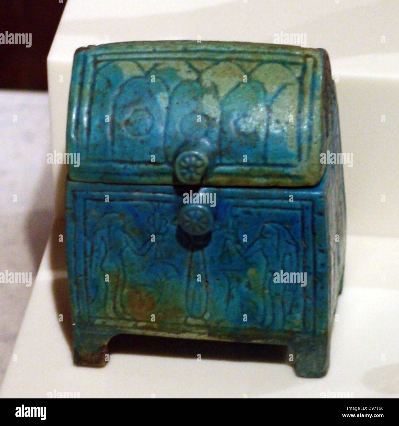 Merci di sepoltura - gioielli scatola con coperchio, variamente decorati anelli. Xxv dinastia, intorno al 750 a.c. Abusir el-Meleq Foto Stock
