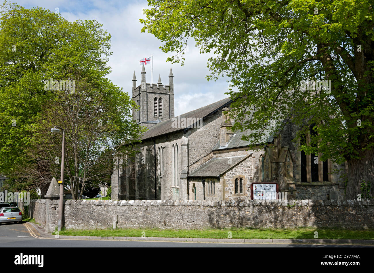 Chiesa parrocchiale del villaggio di St Thomas Milnthorpe Cumbria Inghilterra Regno Unito Regno Unito GB Gran Bretagna Foto Stock