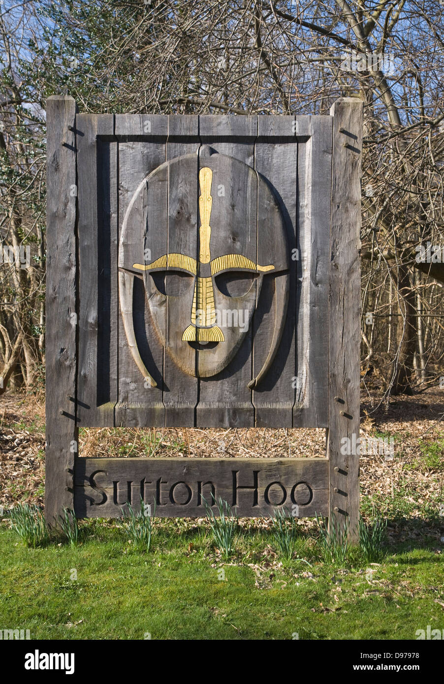 Casco sassone entrata segno a Sutton Hoo Anglo-sassone sito sepolcrale, vicino a Woodbridge, Suffolk, Inghilterra Foto Stock