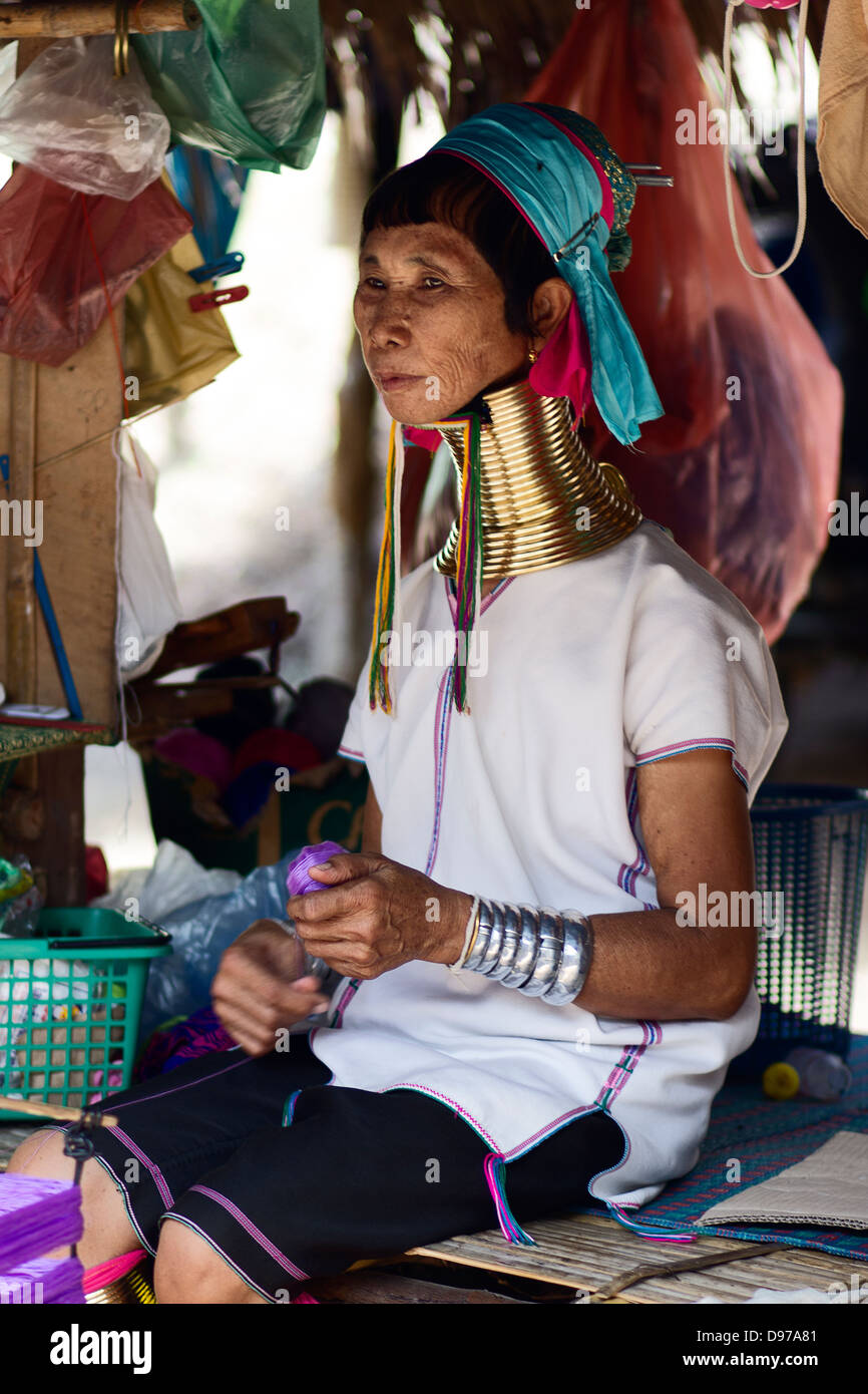 Ritratto di Karen Long-Neck tribù donne in Thailandia Foto Stock