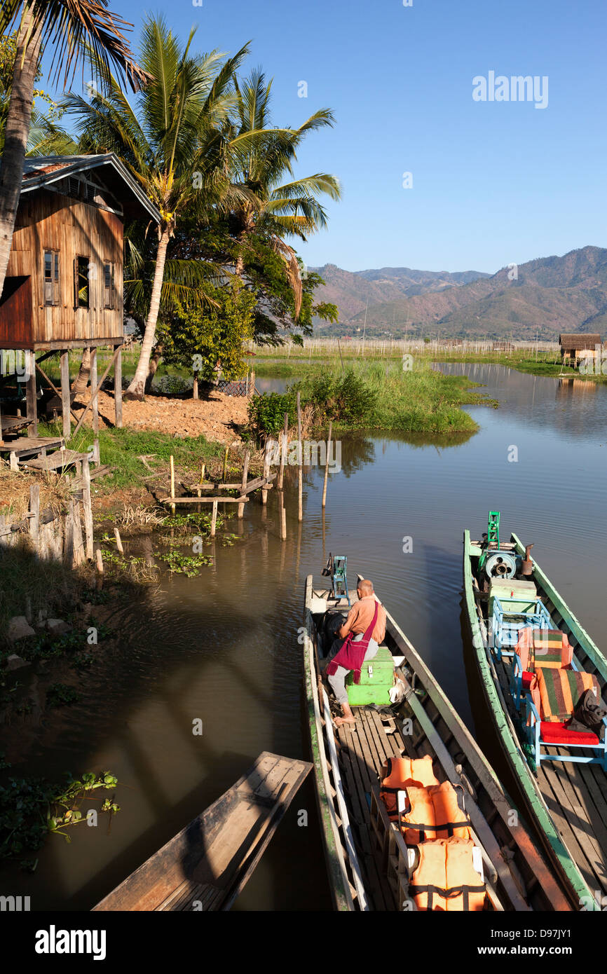 Vista del Lago Inle dalla Nga Phe Kyaung jumping cat monastero, Myanmar 4 Foto Stock