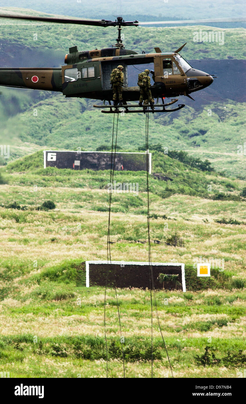 Giappone terra Forze di autodifesa (GSDF) prendere parte in un live fire esercizio in Giappone Foto Stock