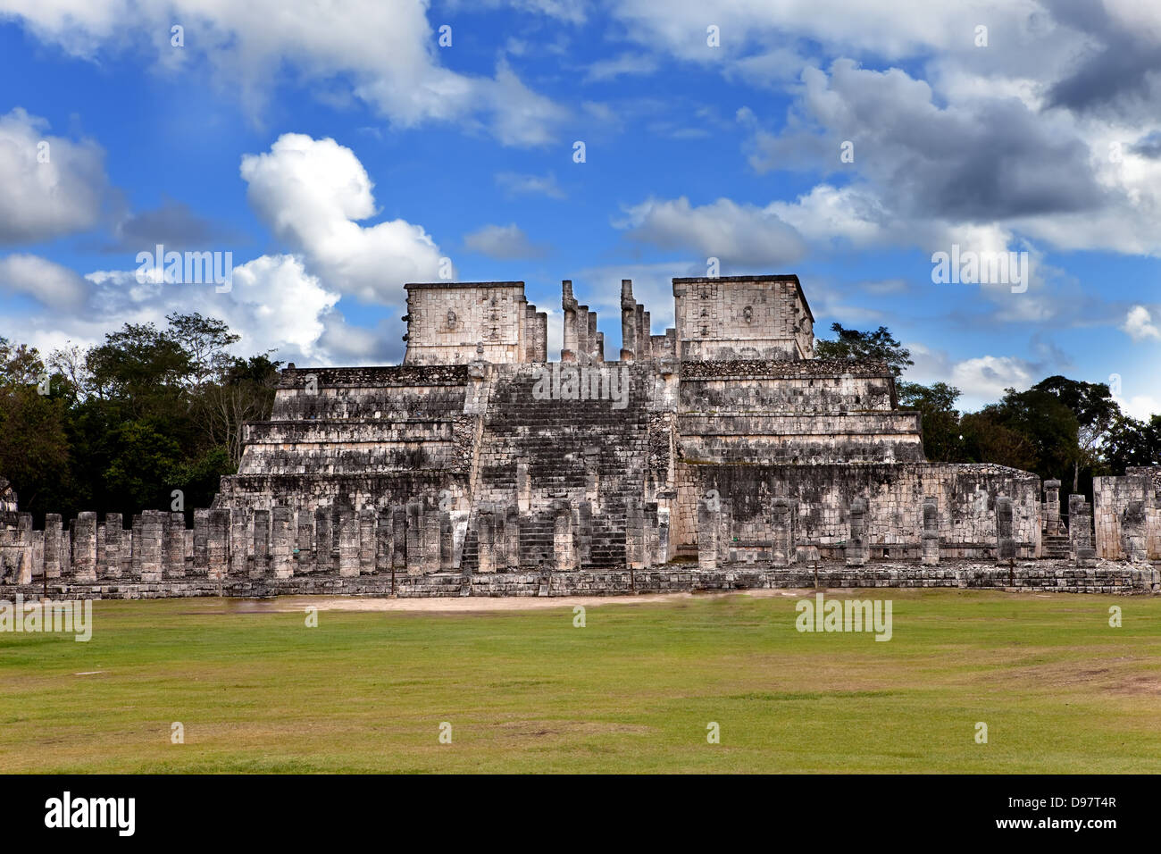 Sala delle mille colonne - colonne a Chichen Itza, Messico Foto Stock