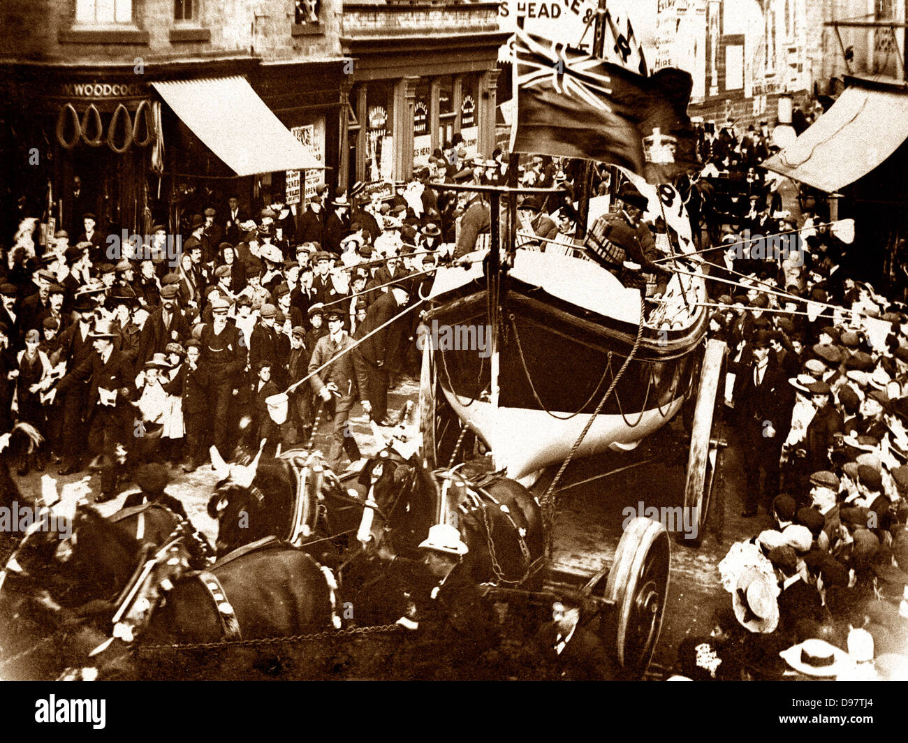 Barnsley scialuppa di salvataggio processione in 1904 Foto Stock